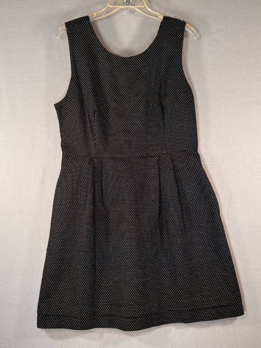 Classic Gap flocked B&W polka dot sleeveless A-line midi pockets teacher chic